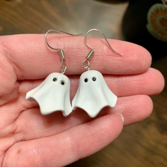 Ceramic-like Mini Ghost Dangle Earrings - Picture 6 of 7
